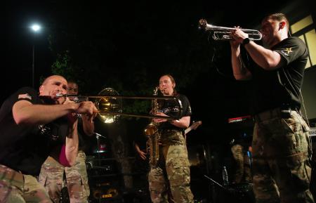 DVE UNIFORMI ENA PESEM 47 FOTO LJUBO VUKELIČ